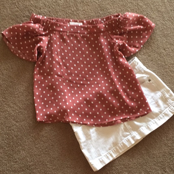 Dark Blush Off Shoulder Top - Picture 2 of 3